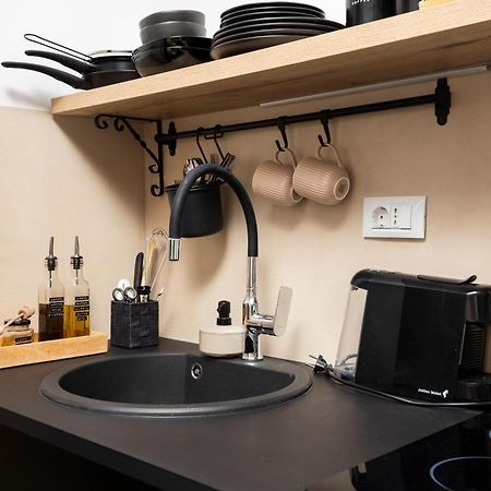 Deluxe Studio In City Center With Free Private Parking 罗维尼 外观 照片