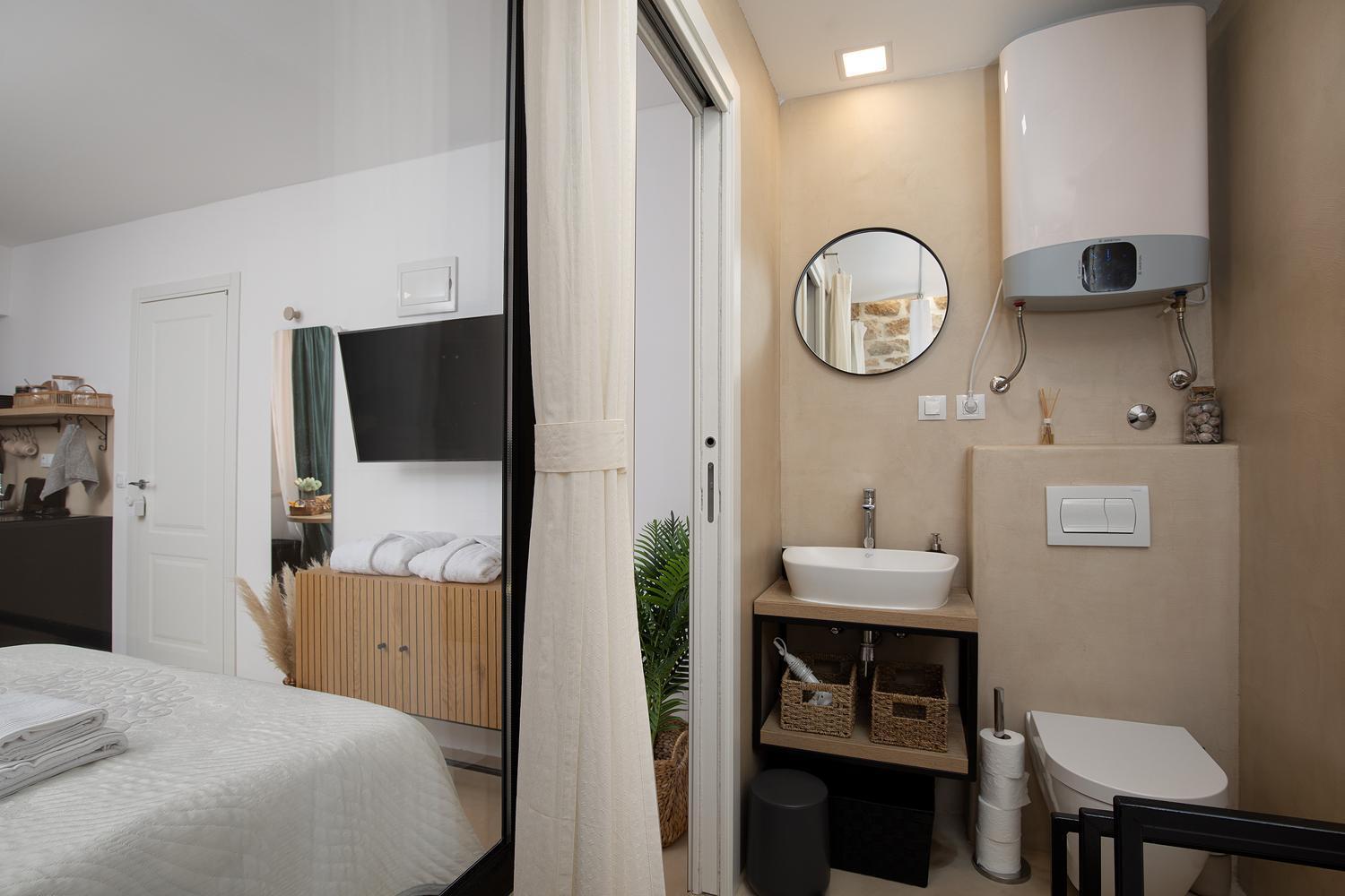 Deluxe Studio In City Center With Free Private Parking 罗维尼 外观 照片