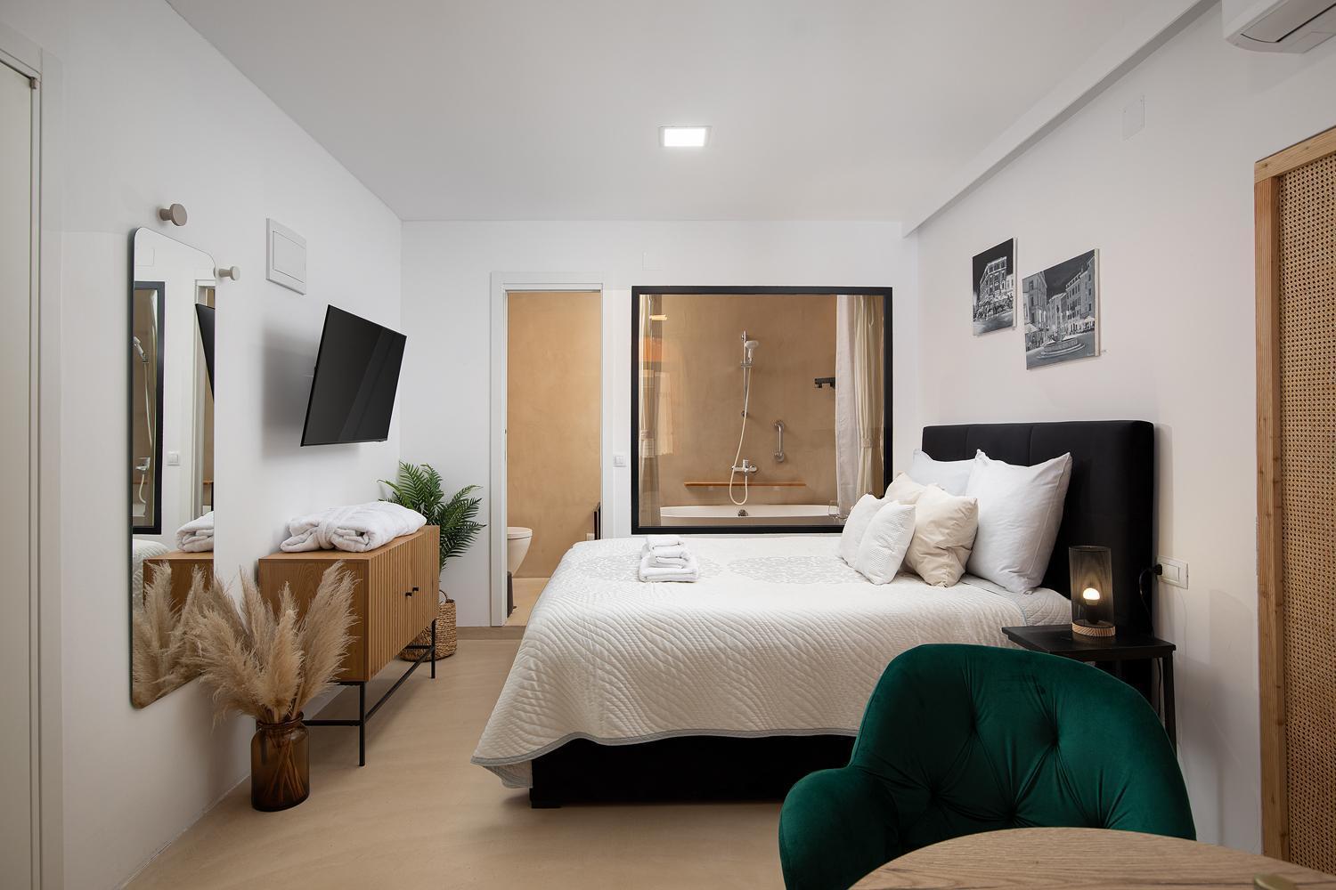 Deluxe Studio In City Center With Free Private Parking 罗维尼 外观 照片