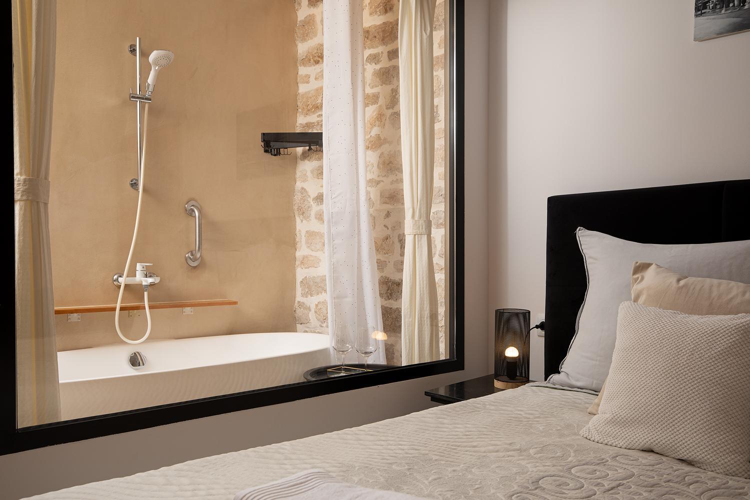 Deluxe Studio In City Center With Free Private Parking 罗维尼 外观 照片