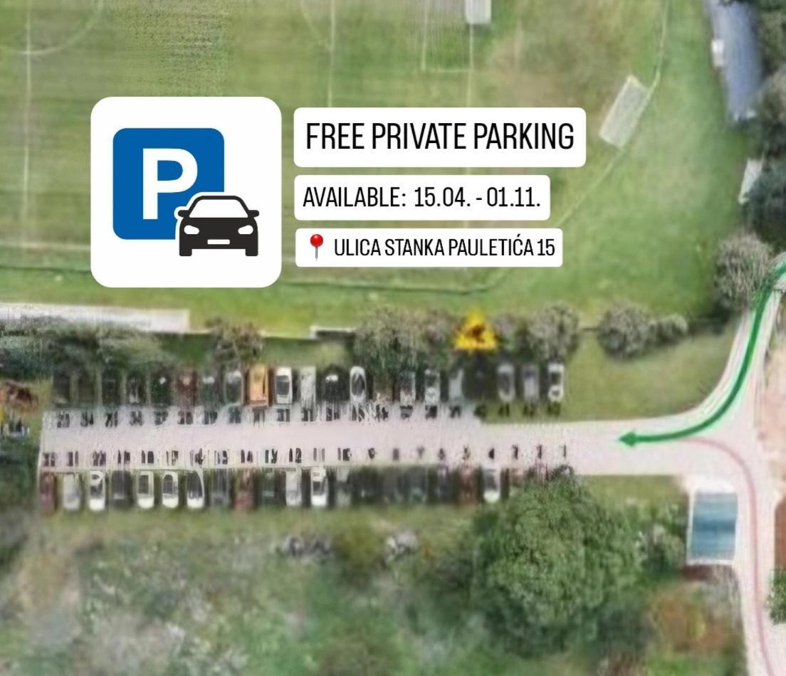 Deluxe Studio In City Center With Free Private Parking 罗维尼 外观 照片